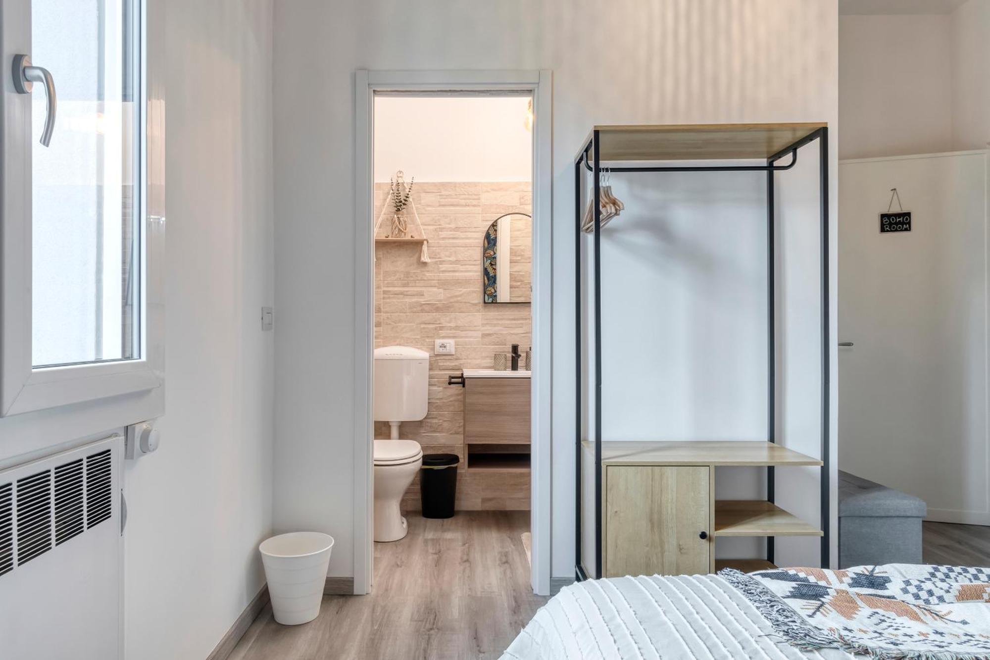 Wanderlust Rooms Bologna Fiera, Free Parking Bagian luar foto